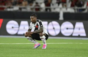 Vasco: Loide ausente, Jair volta; confira a lista para o jogo contra o Melgar
