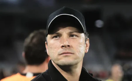Pivetti analisa Vasco x Operário-PR e compara estilo de jogo com o de Fernando Diniz: “Imposição”