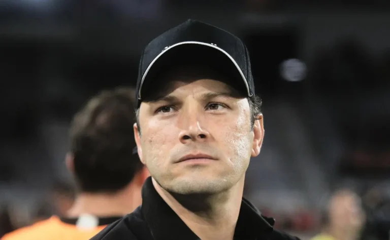 Pivetti analisa Vasco x Operário-PR e compara estilo de jogo com o de Fernando Diniz: “Imposição”