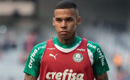 Reunião do Palmeiras: Futuro de Garcia em jogo e possível reforço para Abel Ferreira