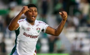 Hércules, do Fluminense, o segundo volante com mais gols no Brasileirão Betano desde 2022