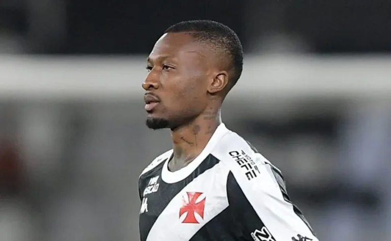 Vasco: jogadores se manifestam e se encontram com Loide Augusto após fala de atacante sobre Diniz