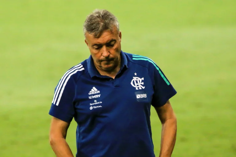 Domènec Torrent, ex-Flamengo, assume clube mexicano de Sergio Ramos e disputará Copa