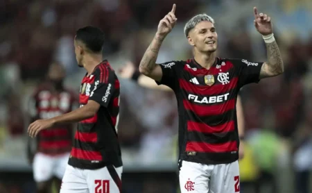Flamengo Conquista Vitória no Maracanã e Segue Forte na Copa do Brasil