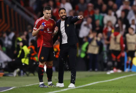 Desastre no Manchester United: Lateral critica a temporada.