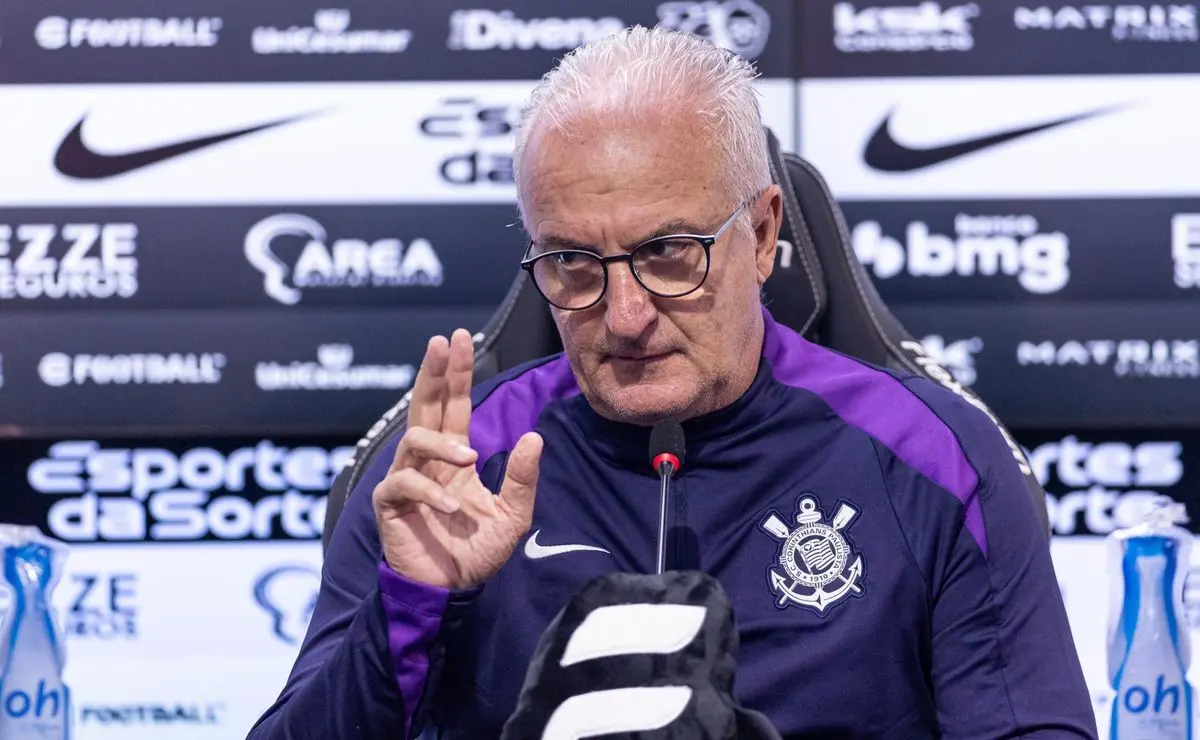 Dorival Júnior revela expectativa por contratações no Corinthians após classificação na Copa do Brasil.