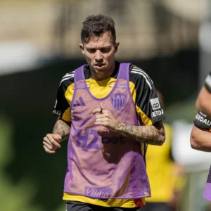 Atlético-MG e Cienciano: Bernard desfalca o Galo em treino