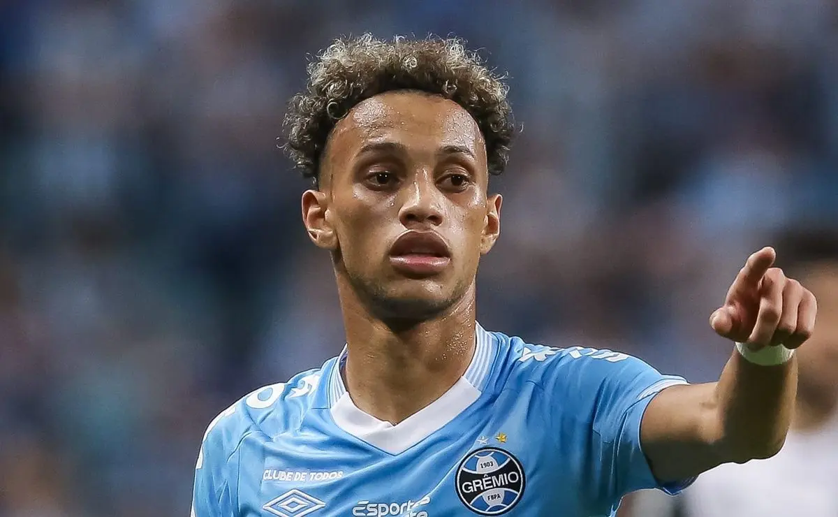 Dínamo Impede Transferência de Bitello ao Botafogo por Preocupações Financeiras