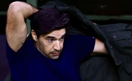 Abel Ferreira Considera Renovação com Palmeiras até 2027 após Mudança de Postura