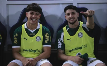 Palmeiras Refuta Abordagem Oficial da Roma por Giay em Meio a Especulações de R$ 120 Milhões
