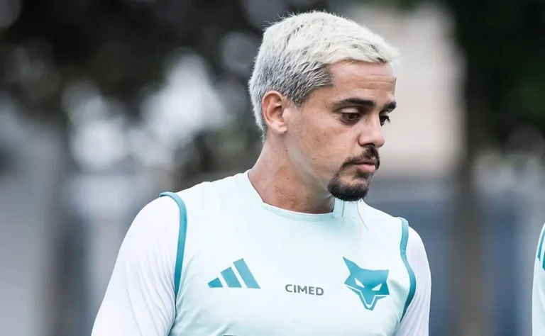 Fagner Destaque no Cruzeiro: Clube Considera Contratação Permanente