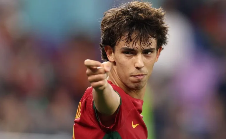 João Félix: Possível retorno ao Benfica para o Super Mundial após "esquecer" o Flamengo.