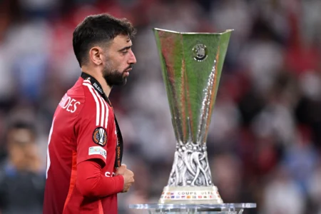 Bruno Fernandes: Futuro no United Intacto Apesar da Ausência na Champions