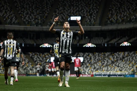 Atlético-MG e Corinthians: Cuello lesionado, desfalca e provável escalação
