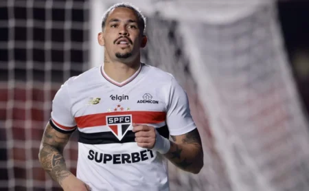 Luciano Reconquista Destaque no São Paulo com Gols Cruciais em Competições