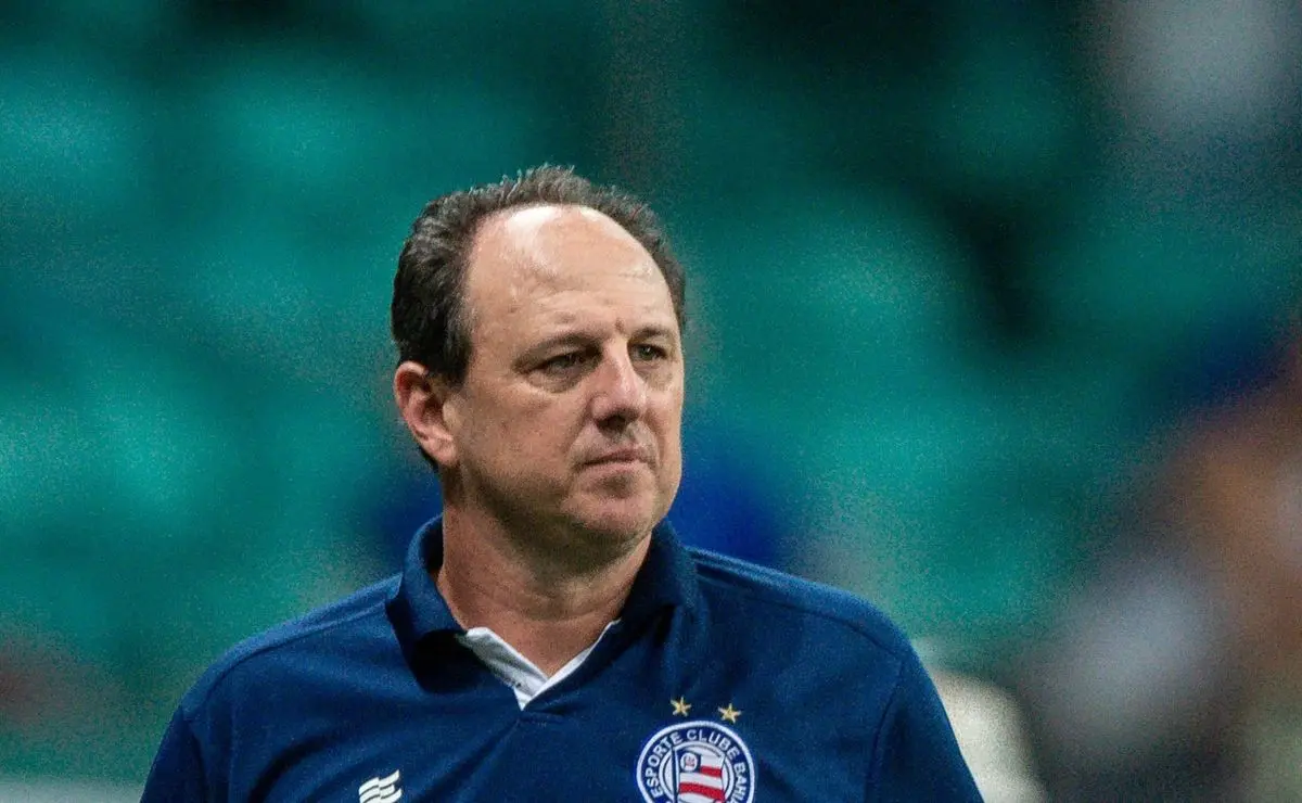 Ceni critica arbitragem em Grêmio x Bahia e aponta erro de Bruno Arleu de Araújo.