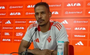 Roger revela: Fernando, "apto para seguir" no Internacional.