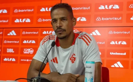 Roger revela: Fernando, "apto para seguir" no Internacional.