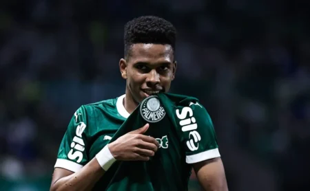 Estêvão em ação: Penúltima partida no Allianz Parque em Palmeiras x Flamengo