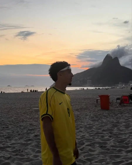 Encantado com o Rio: Nuno revela adaptação veloz ao Vasco, entre praias, passeios e gols