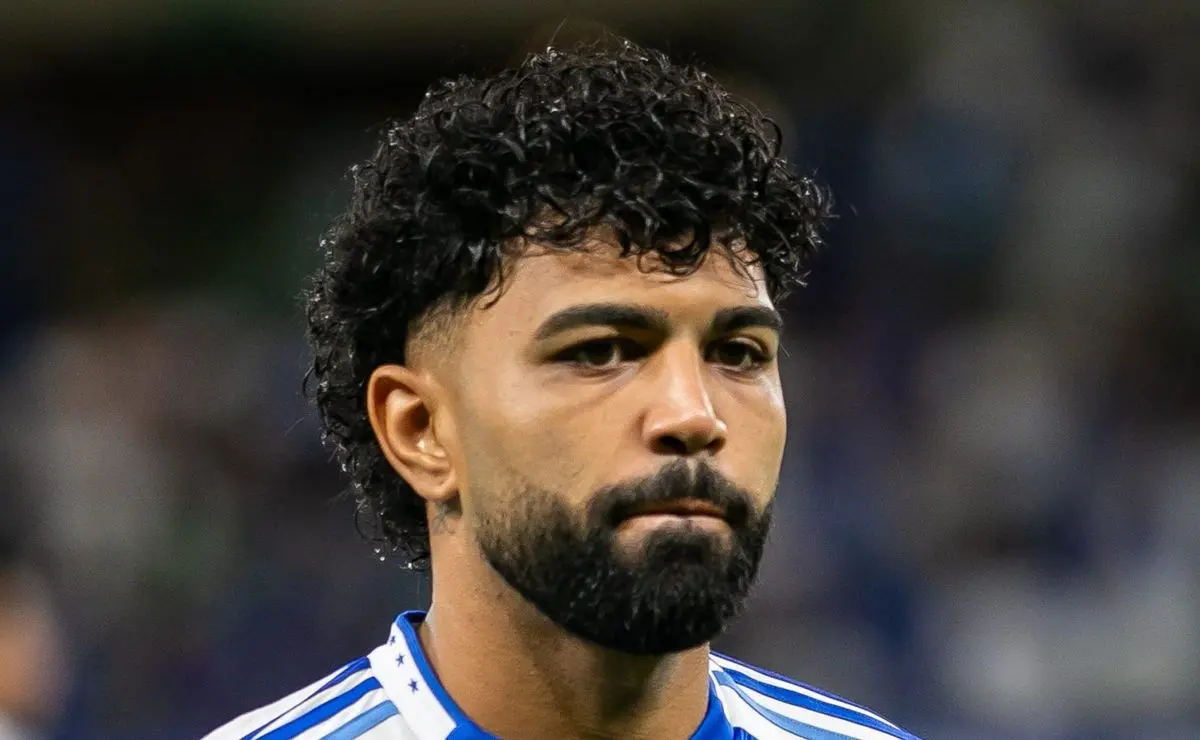 Gabigol em destaque no Cruzeiro: artilheiro busca vaga com Jardim.