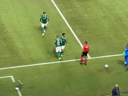 Palmeiras: Felipe Anderson sofre edema na coxa, mas Veiga volta aos treinos