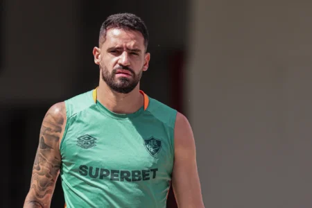 Renato Augusto se despede: "Especial voltar ao Fluminense após 25 anos"