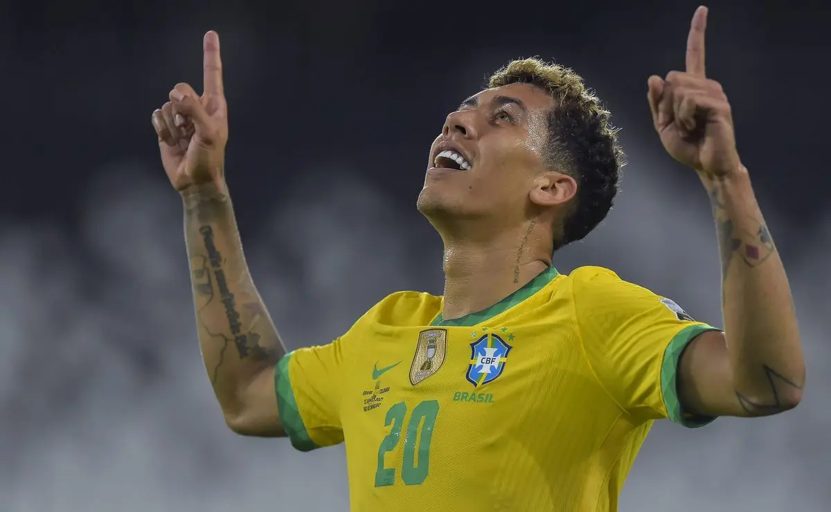 Corinthians considera proposta por Firmino para retorno ao Brasil