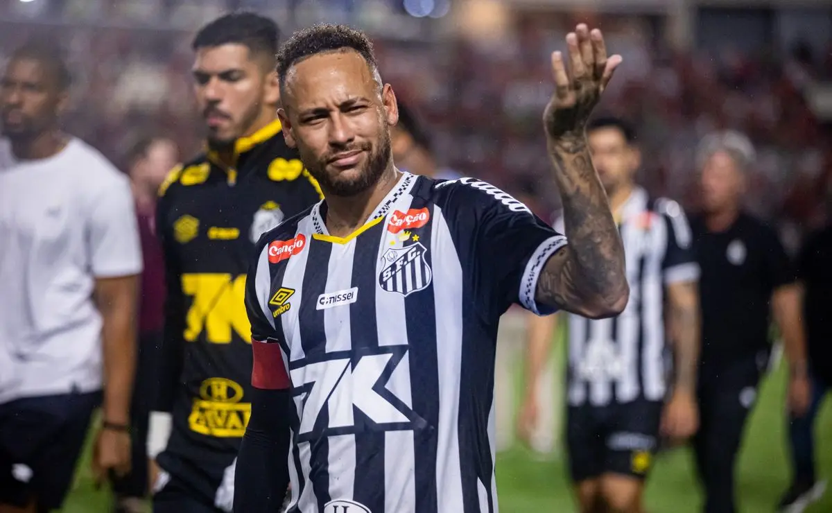 Santos em busca de reação: diretoria foca no elenco e planeja reforços na janela