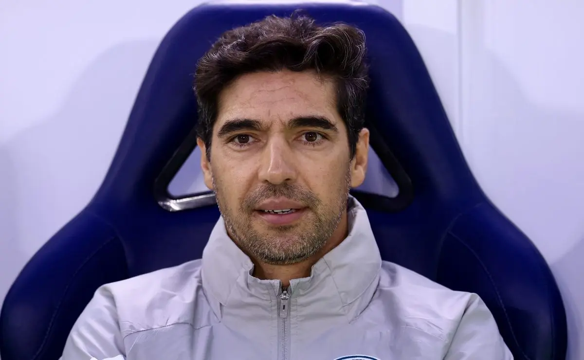 Cruzeiro desiste de Naves: zagueiro busca lugar no Palmeiras de Abel Ferreira