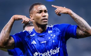 Walace permanece no Cruzeiro: Grêmio não iniciou tratativas, diz jornalista