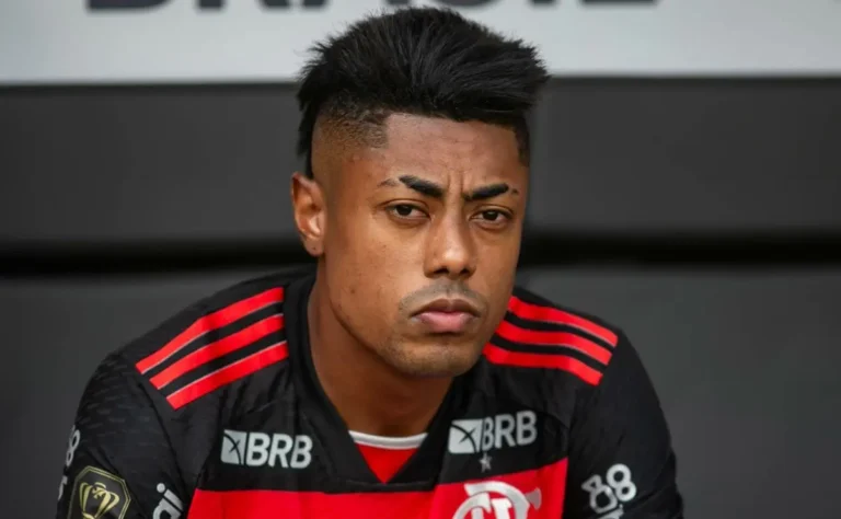 STJD agenda audiência e notifica Bruno Henrique, atacante do Flamengo.