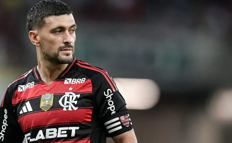Arrascaeta projeta duelo entre Palmeiras e Flamengo pelo Brasileirão