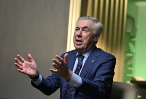 Ancelotti no Nilton Santos: Presença na Libertadores para Observar o Botafogo