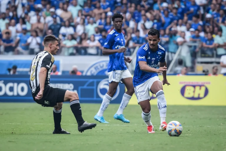 Cruzeiro na lateral esquerda: expectativas sobre a posição na janela de transferências.