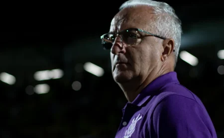 Dorival Jr. planeja Memphis e Garro: Duelo contra o Huracán é foco para dupla do Corinthians.