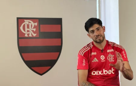 Rossi supera trauma no Rio, encontra equilíbrio no Flamengo e vive "melhor fase"