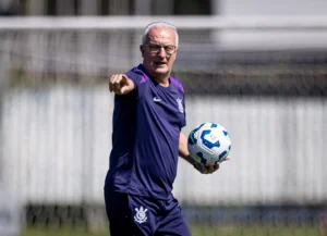 Corinthians testa elenco antes de discutir reforços na janela
