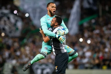 Atlético-MG x Corinthians: Everson e seus gols de falta contra o rival