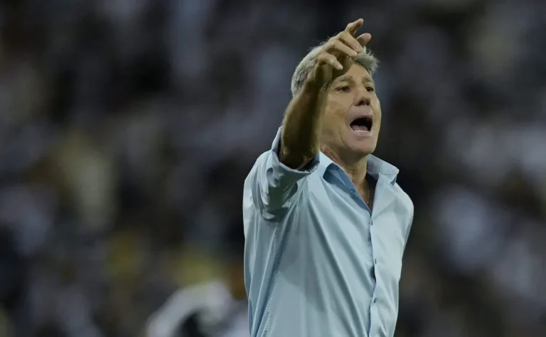 Renato Gaúcho comenta vitória do Fluminense e justifica ausência de Ganso