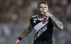 Vasco bate o Melgar em São Januário e avança na Sul-Americana