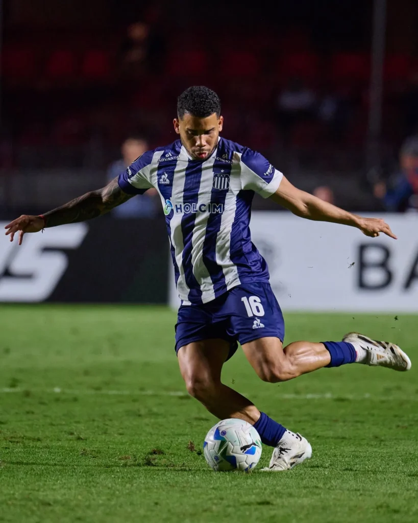Navarro explica bate-boca com Bobadilla após acusação de ofensa