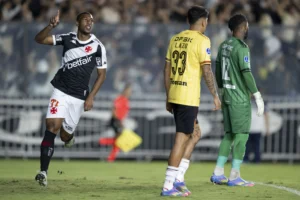 Vasco é consultado por clube turco sobre Rayan, mas só negocia por R$ 100 milhões.