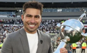 Botafogo descarta "pacotão" de reforços para o Super Mundial de Clubes.