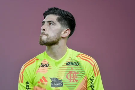 Rossi herói: defesa, protagonismo e a sofrida classificação do Flamengo na Libertadores