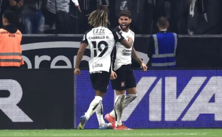 Corinthians vence o Internacional com Yuri Alberto em noite inspirada e ascende na tabela