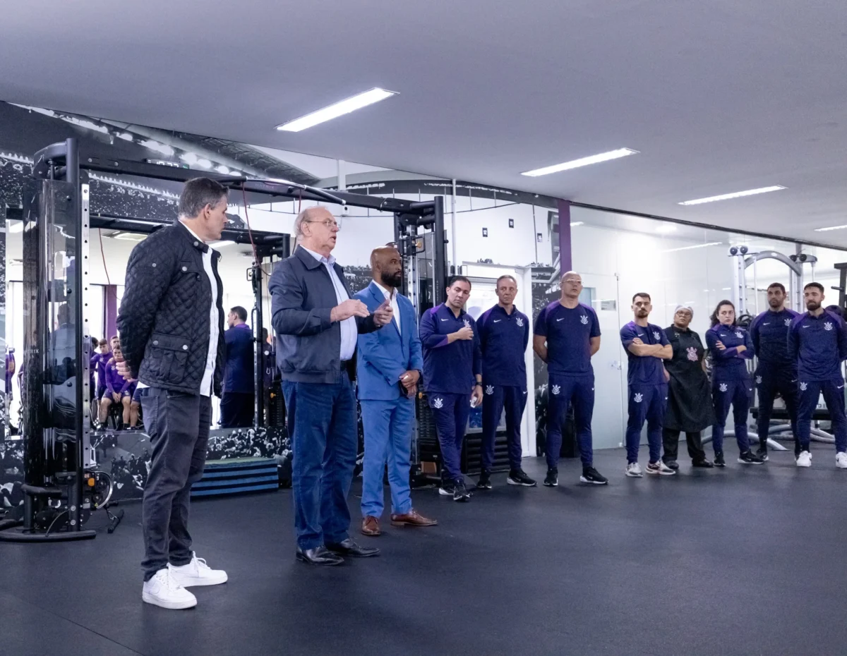 Reunião do presidente interino do Corinthians com o elenco no CT