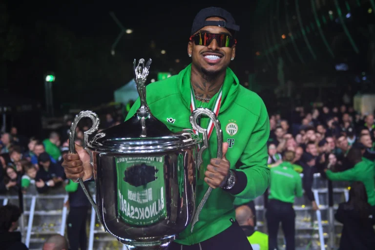 Raul Gustavo encerra primeira temporada europeia com "orgulho muito grande", relembra ex-Corinthians