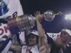 Once Caldas: Revivendo a Glória de 2004 em Busca de Mais um Título Contra o Fluminense