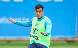 Cristaldo em jogo? Mano Menezes define futuro e negócio de R$ 24 milhões agita bastidores